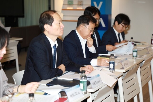 관련_사진1(인공지능_법제도_개선간담회).JPG