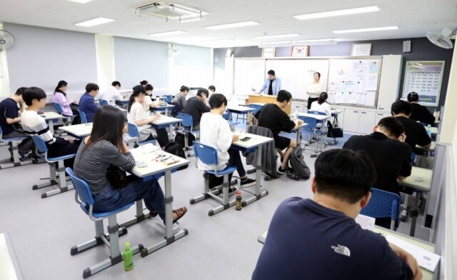 사본 -7급 공채 2차시험장1.jpg