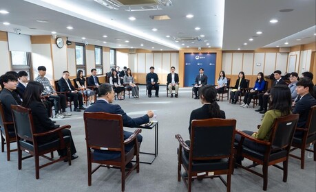 법무부 장관, MZ 직원들과 직접 소통 나섰다...“보고 대신 대화”