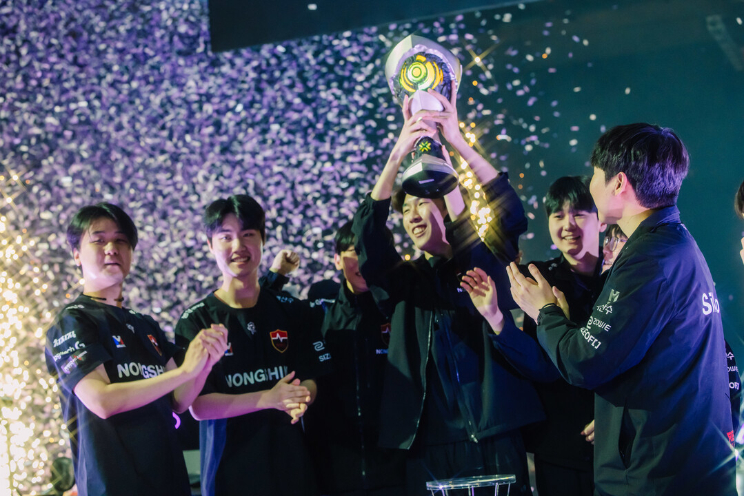 레드포스 PC방, 농심레드포스 ‘발로...