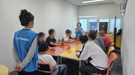 충남 AI디지털배움터, 장애인 맞춤형 영상 제작 교육…일상 사진에 AI 음악 더해