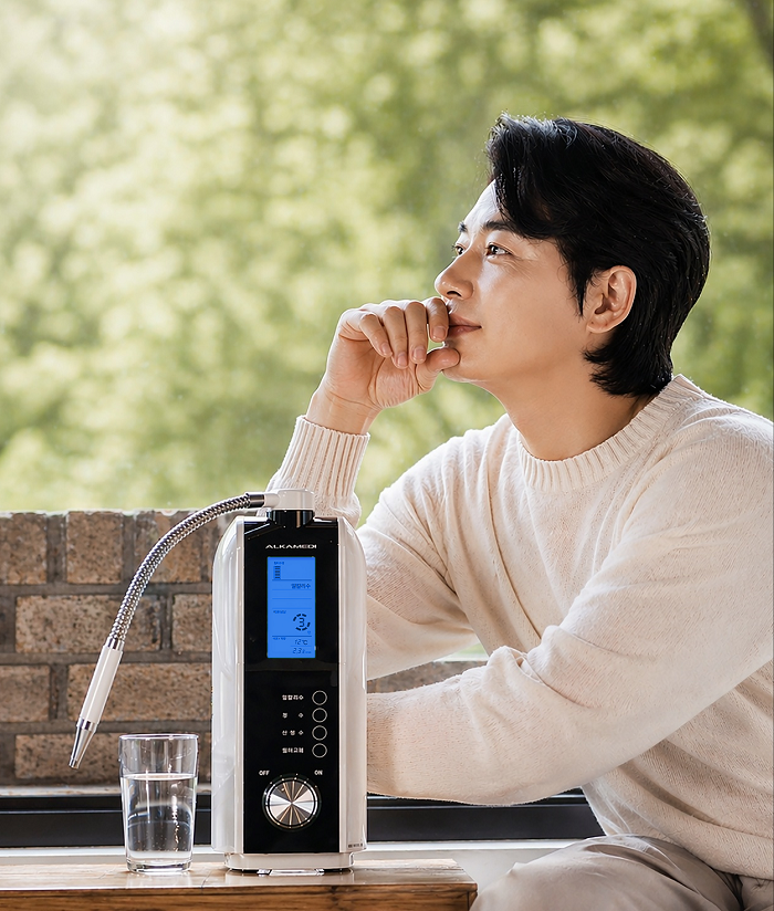 알카메디 전속 모델 배우 이지훈, K...
